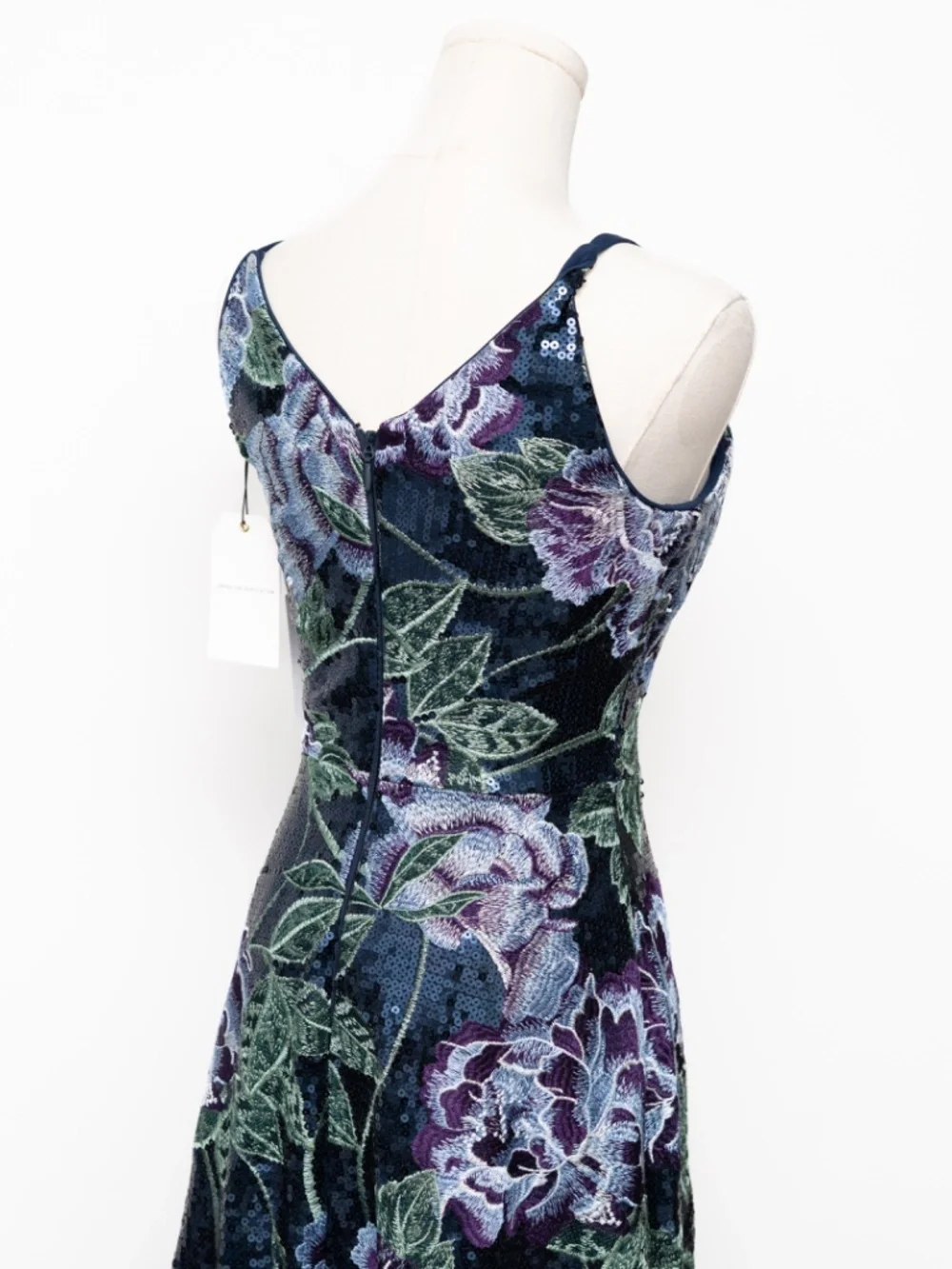 Dress The Population -‎ Alyssa Embroidered Sequin Midi Dress